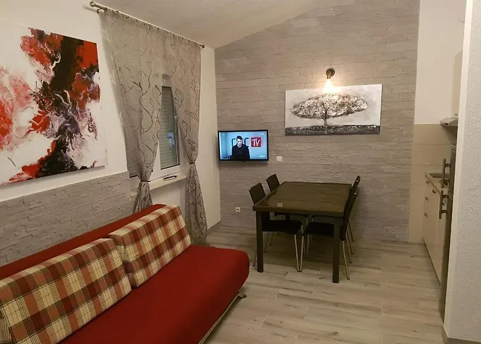 Apartment With Parking Space Okrug Gornji, Ciovo - 17032